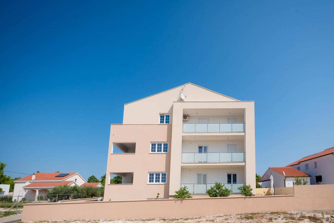 Apartments Sandrina Vrsi Buitenkant foto