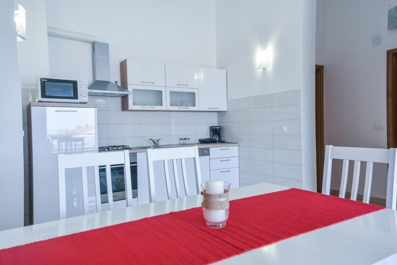 Apartments Sandrina Vrsi Buitenkant foto