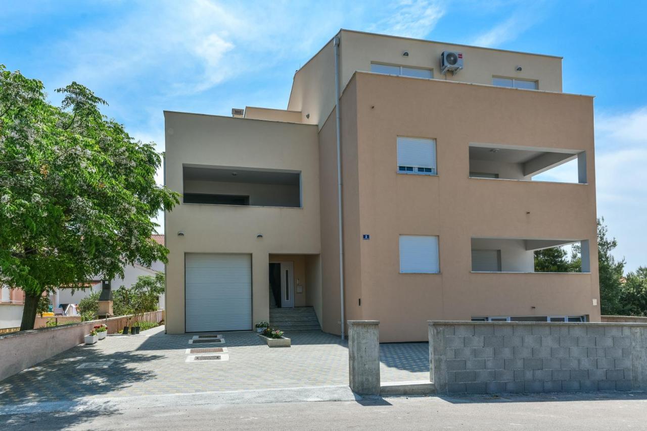 Apartments Sandrina Vrsi Buitenkant foto