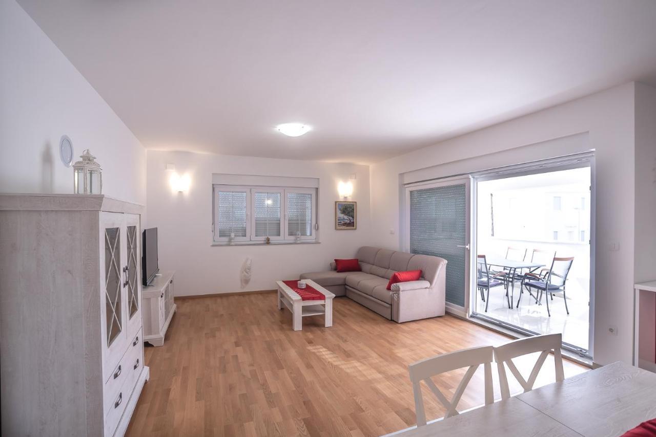 Apartments Sandrina Vrsi Buitenkant foto