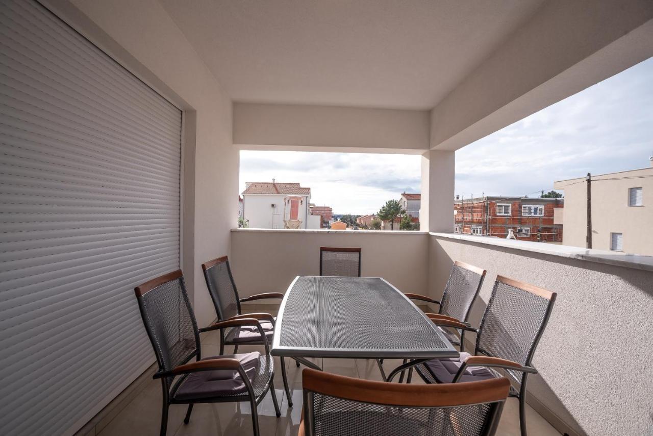 Apartments Sandrina Vrsi Buitenkant foto