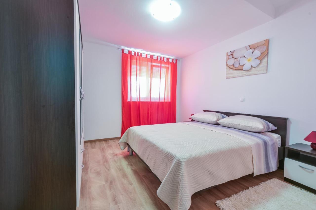 Apartments Sandrina Vrsi Buitenkant foto